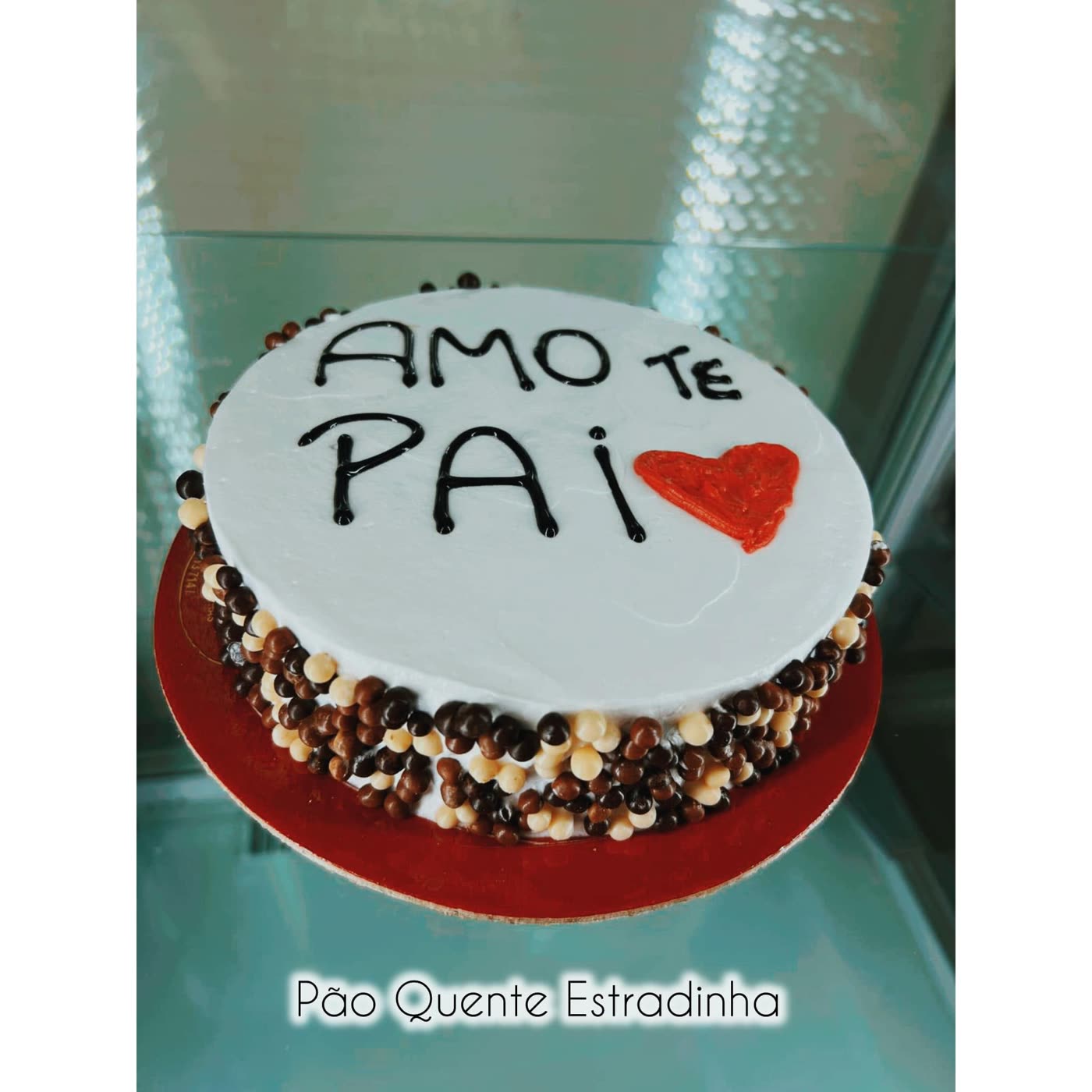 Bolo de Dia da Mãe ou Dia do Pai do Pão Quente Estradinha