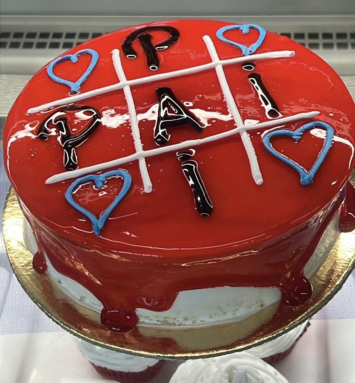 Bolo de Dia da Mãe ou Dia do Pai do Pão Quente Estradinha