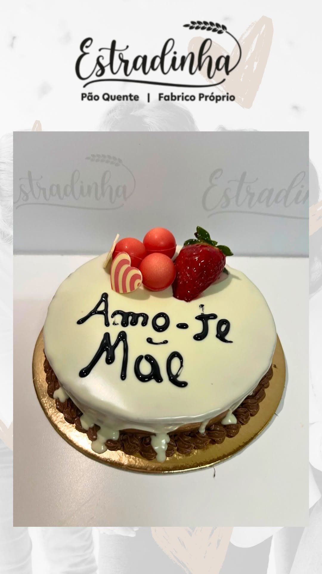 Bolo de Dia da Mãe ou Dia do Pai do Pão Quente Estradinha