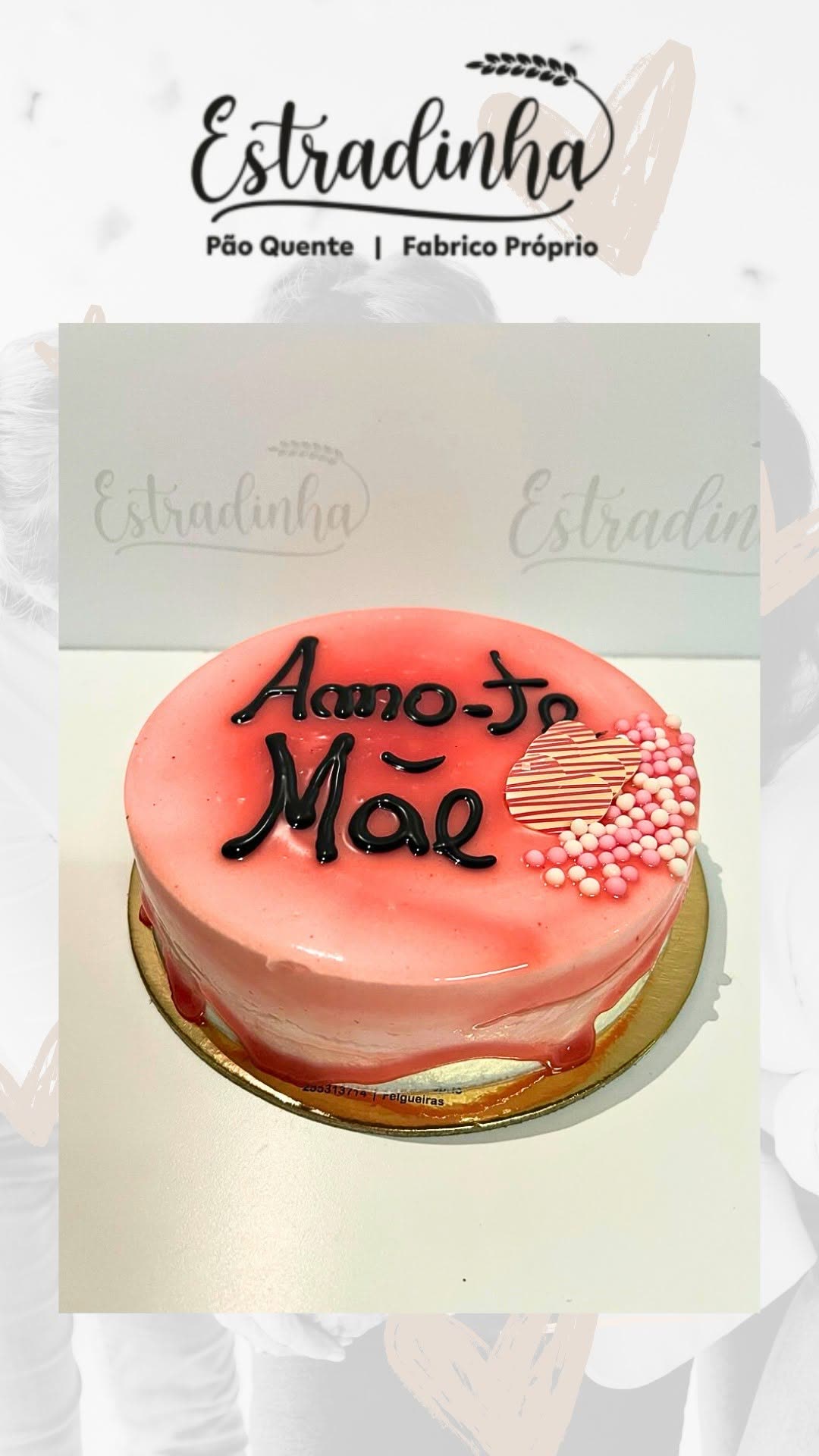 Bolo de Dia da Mãe ou Dia do Pai do Pão Quente Estradinha