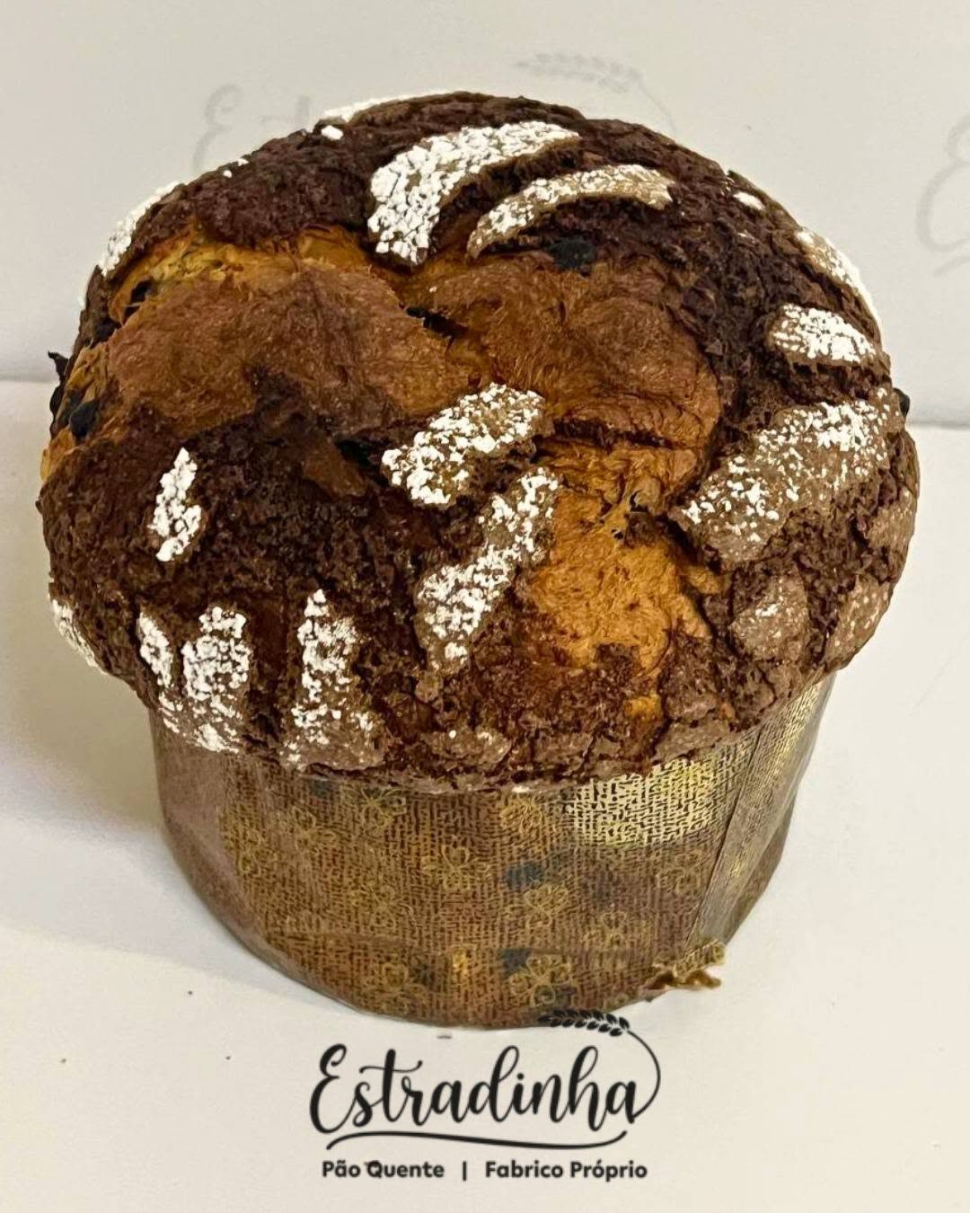 Panetone — Pão Quente Estradinha