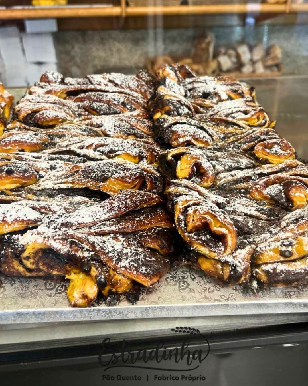 Tranças de chocolate — Pão Quente Estradinha