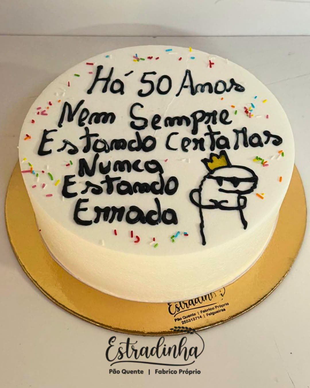 Bolo redondo personalizado do Pão Quente Estradinha