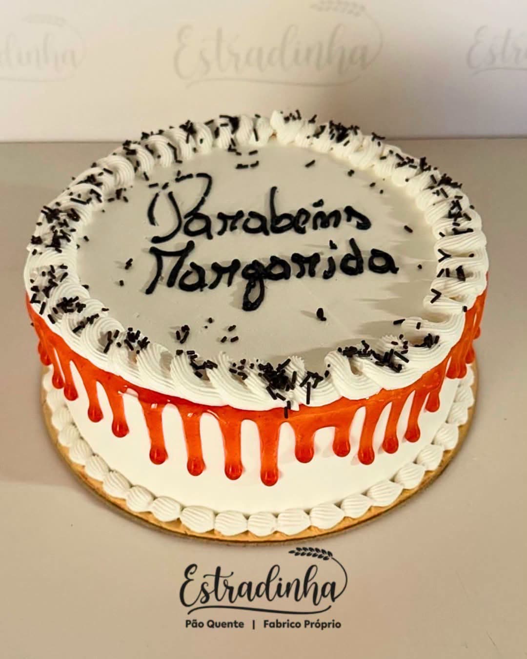 Bolo redondo personalizado do Pão Quente Estradinha