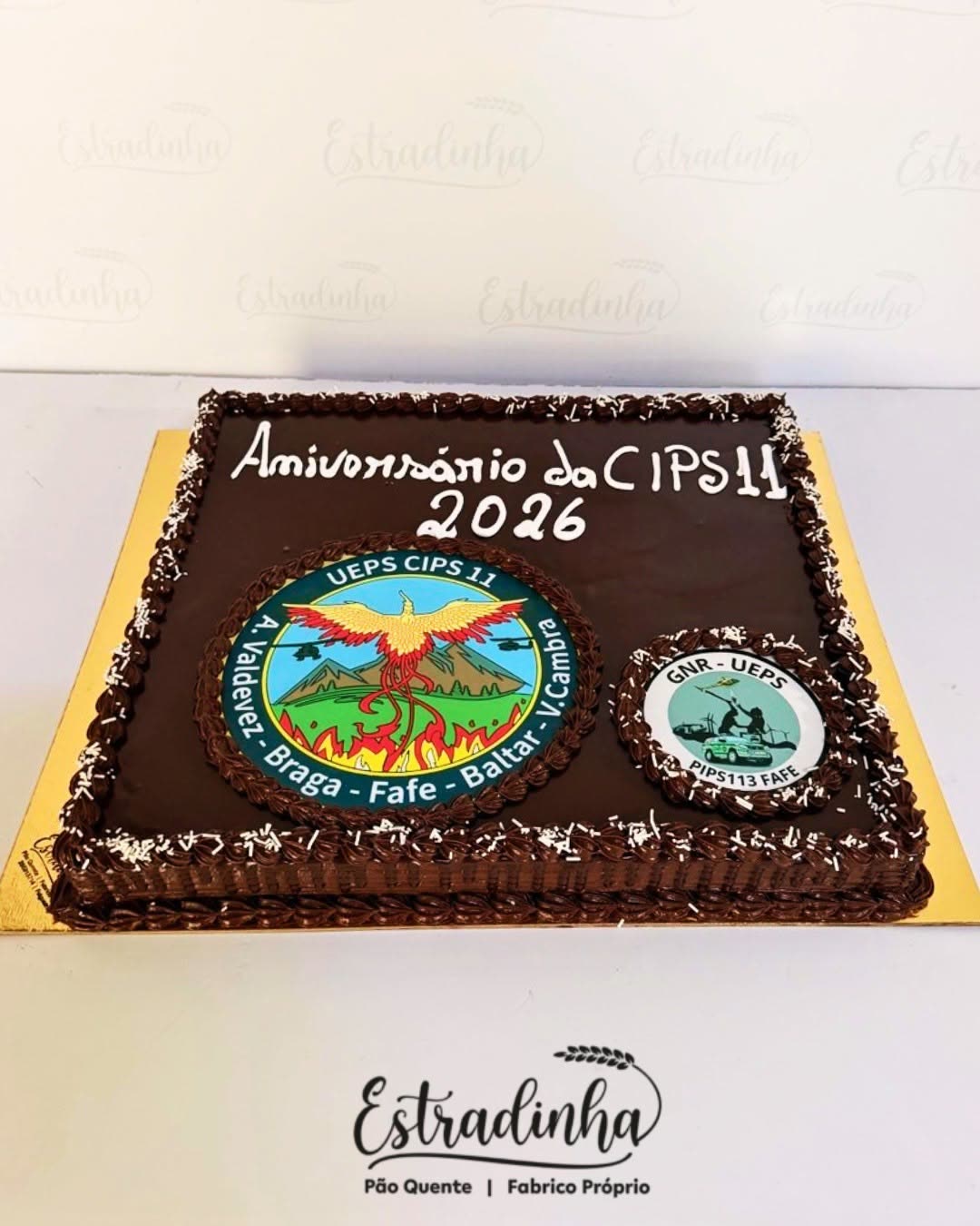 Bolo retangular personalizado do Pão Quente Estradinha