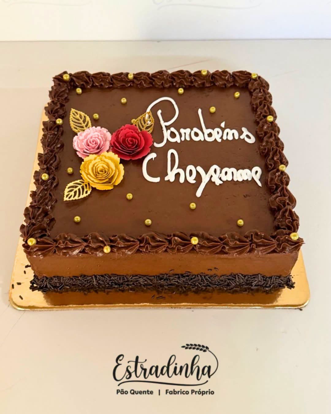 Bolo retangular personalizado do Pão Quente Estradinha