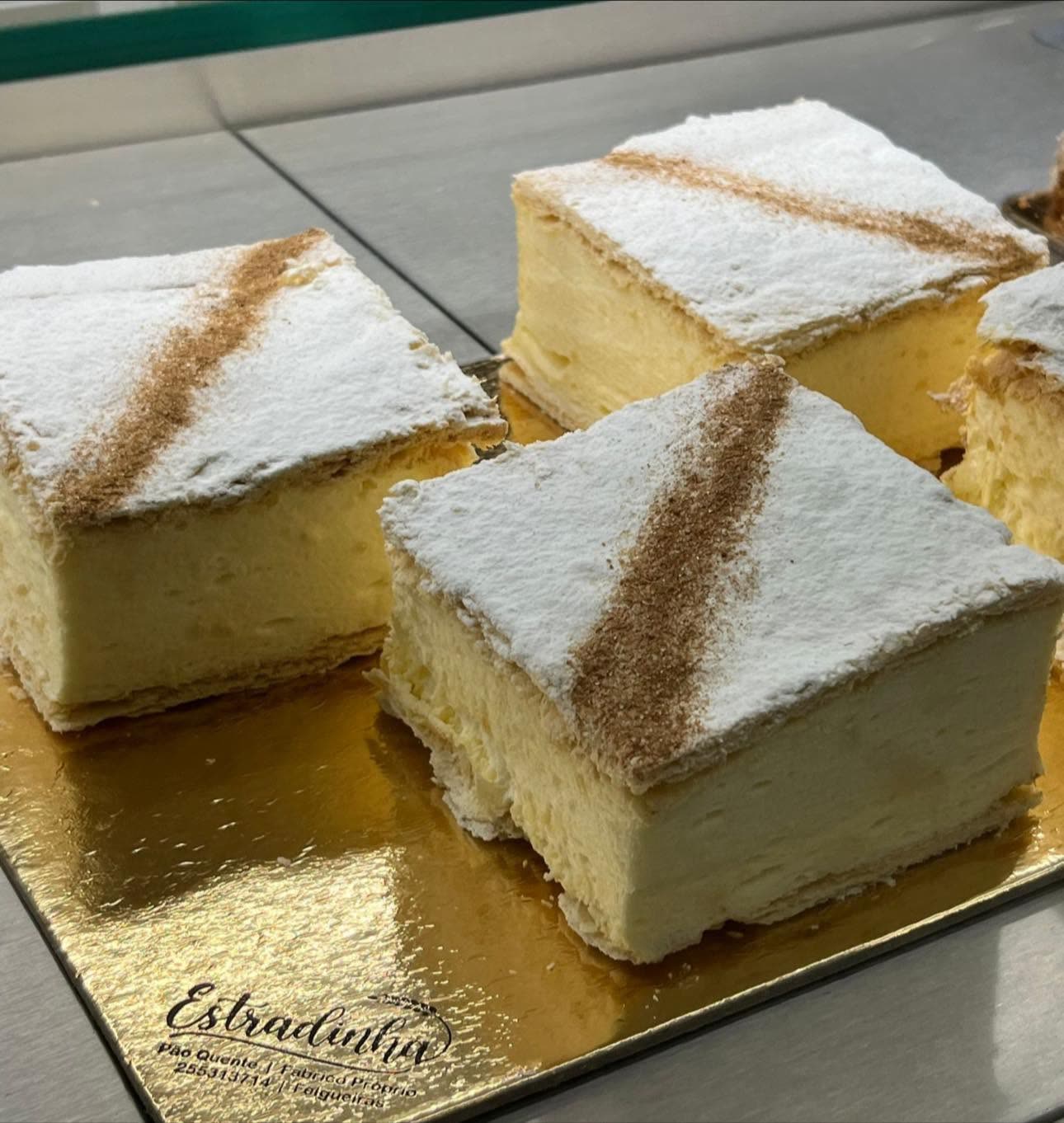 Doçaria tradicional do Pão Quente Estradinha