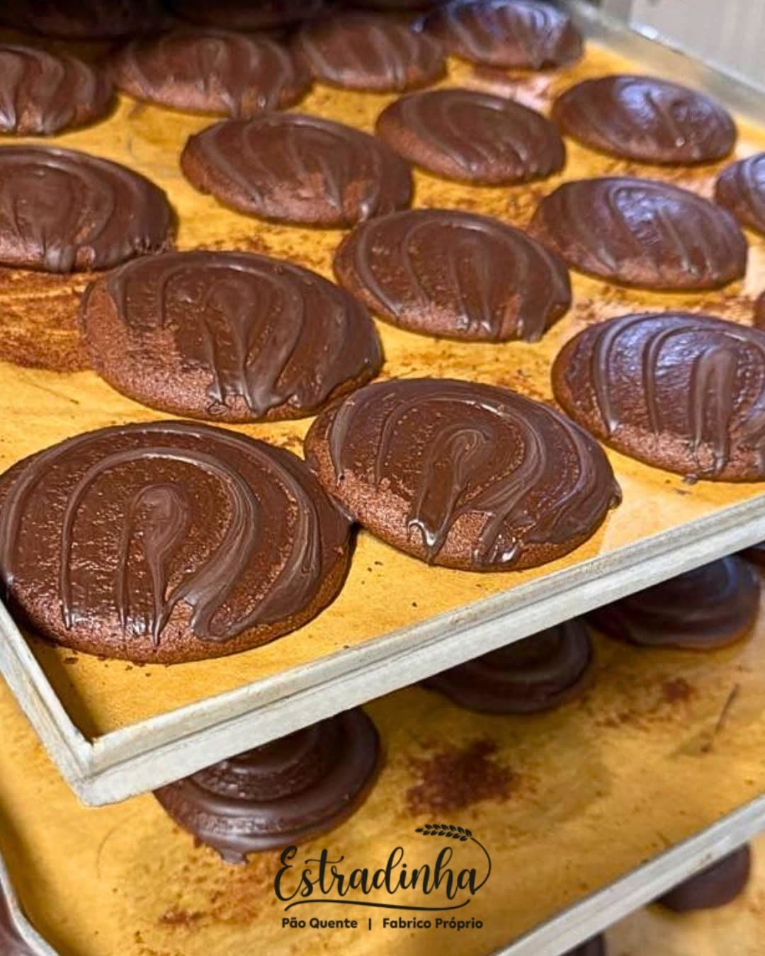 Cabaças de chocolate — Pão Quente Estradinha