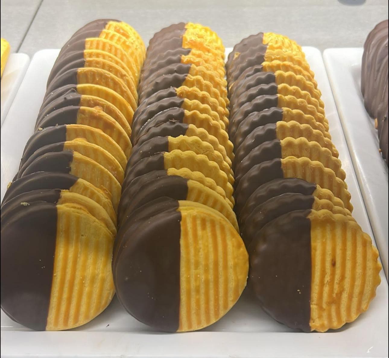 Doçaria variada do Pão Quente Estradinha