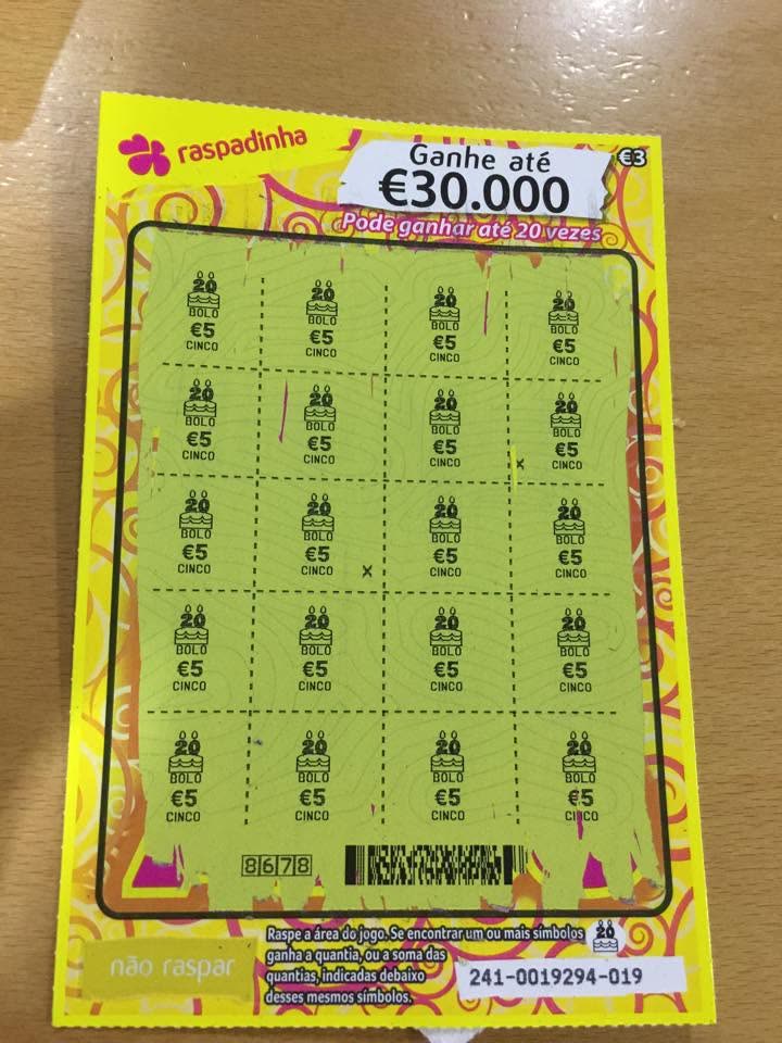 Raspadinha premiada com 100 € no Pão Quente Estradinha